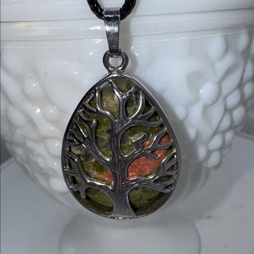 bloodstone gemstone necklace 2” silver tone tree of life Pendant on 9” cord NEW - Picture 3 of 6